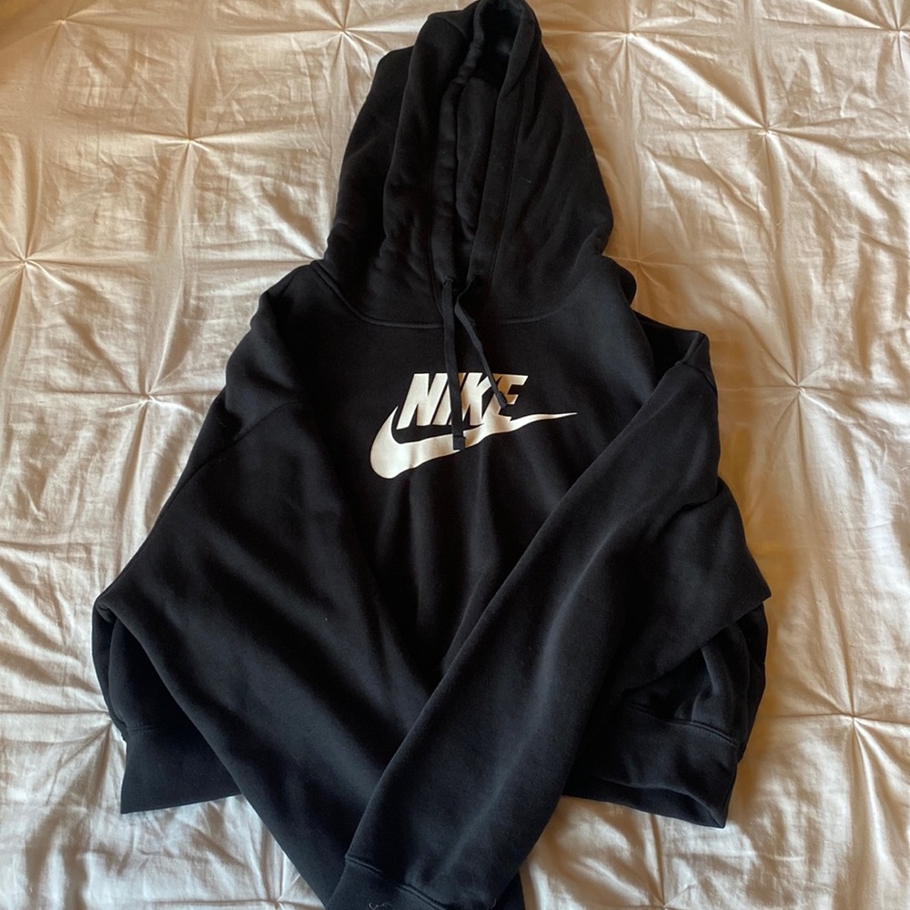 Cropped Nike Sweatshirt